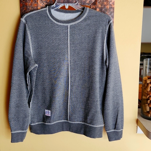 Vive Reversible Sweatshirt - Picture 1 of 3